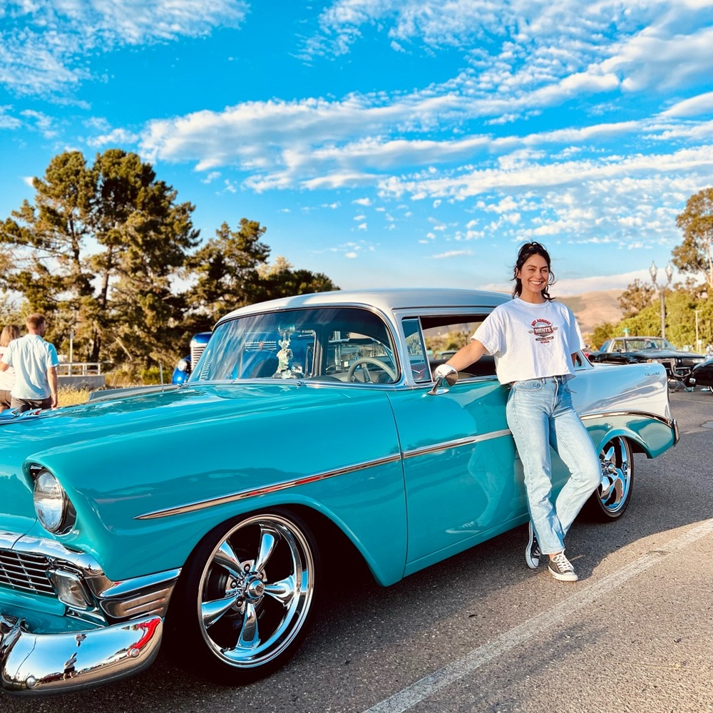 Meet your Posh Friend Lizzie!!!